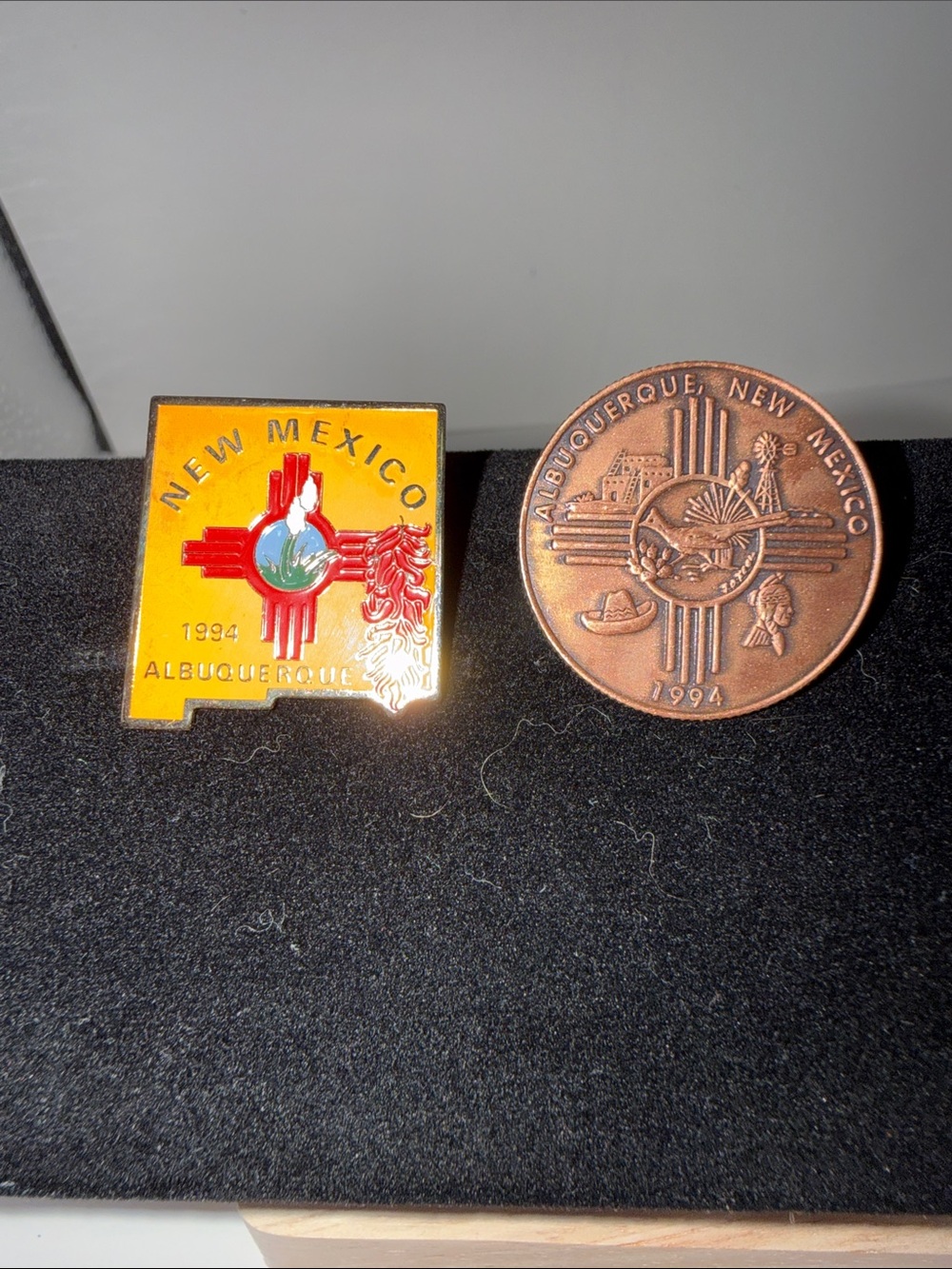 New Mexico Albuquerque 1994 Collectible Pin Set - Yellow & Copper